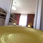Galeria Apartment *